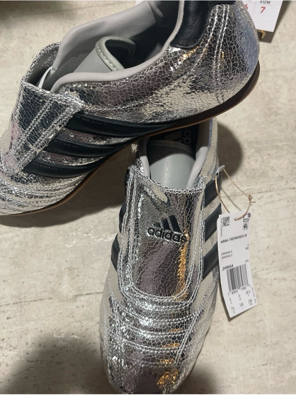 adidas Silver Metallic taekwondo Low-Top Sneakers with Black Stripes - Picture 1 of 4